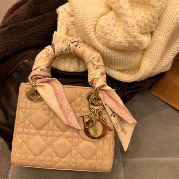 Perfect Lady Dior - Picture 2 of 2